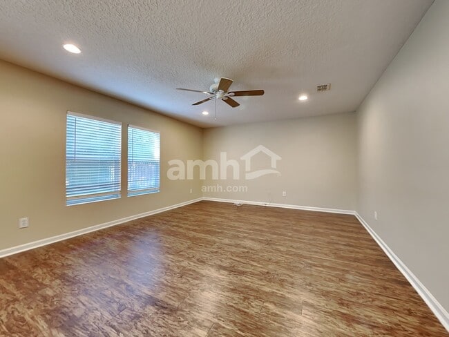 Photo - 525 Juniper Spring Ct