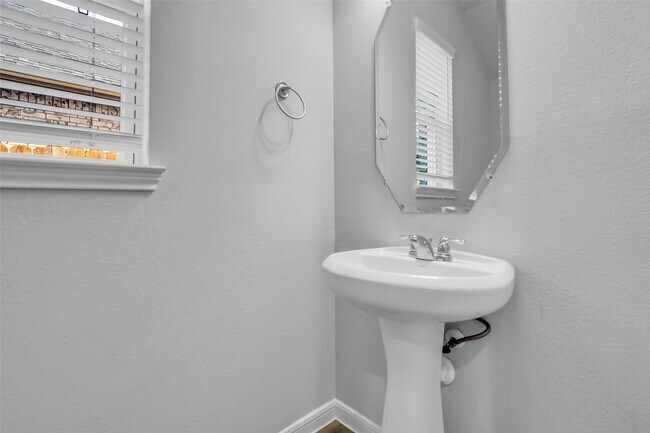 Photo - 27108 Kestrel Trl