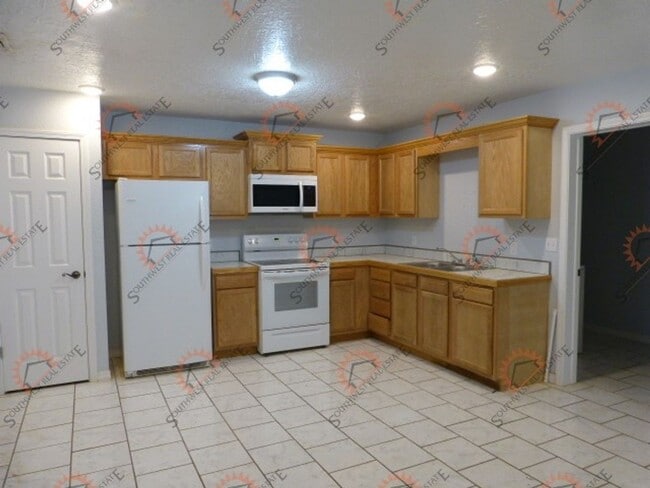 Photo - 1720 W 12th St Unit A