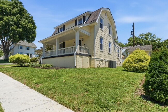 Photo - 1301 Clarke St