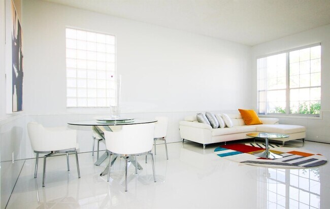 Photo - 661 Lake Wellington Dr