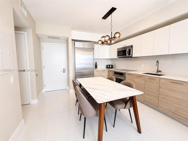 Photo - 1300 Brickell Bay Dr Unit 2307