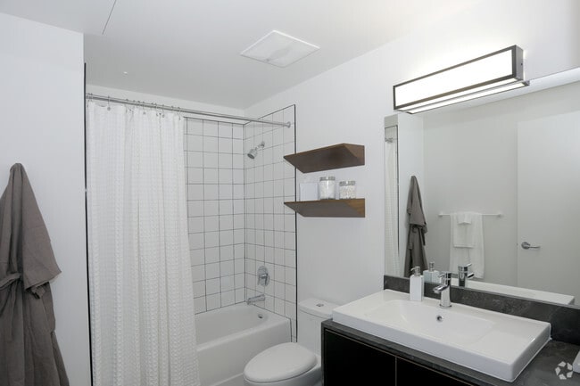 1BR, 1BA - 620 SF