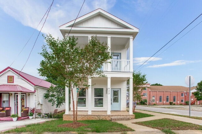 Photo - Build in 2025, 3 bed 3 bath near downtown!