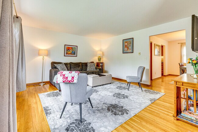 219-221 East North Street-SI ID1602726P
