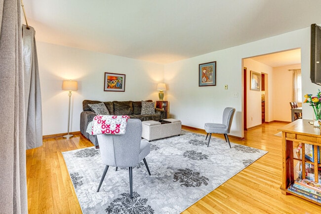 Photo - 219-221 East North Street-SI ID1602726P Unit SI ID1602726P