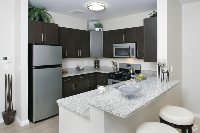 Kitchen - Metro at Wilmington Station Rental