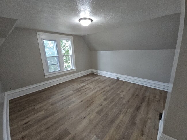 Photo - 1031 Benton St