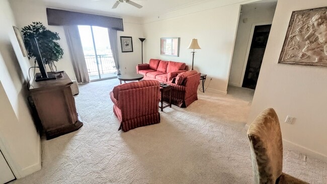 Photo - ANNUAL/SEASONAL/ SHORT-TERM TURNKEY FURNISHED- 2 /2 AT THE RENAISSANCE DOWNTOWN!!