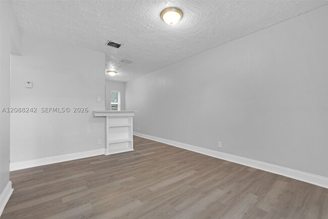 Photo - 746 SW 4th St Unit 2
