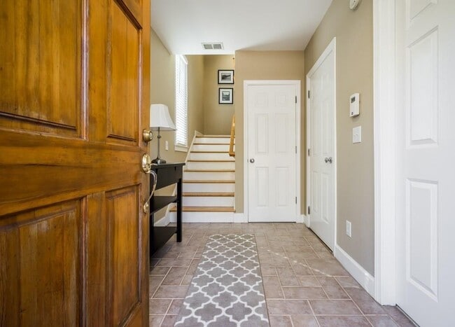 Photo - 691 Bonaventure Ave NE