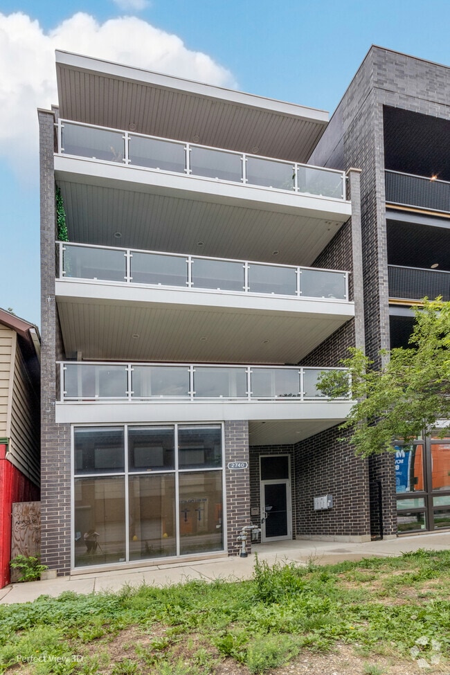 Building Photo - 2740 W Chicago Ave Unit 3 Rental