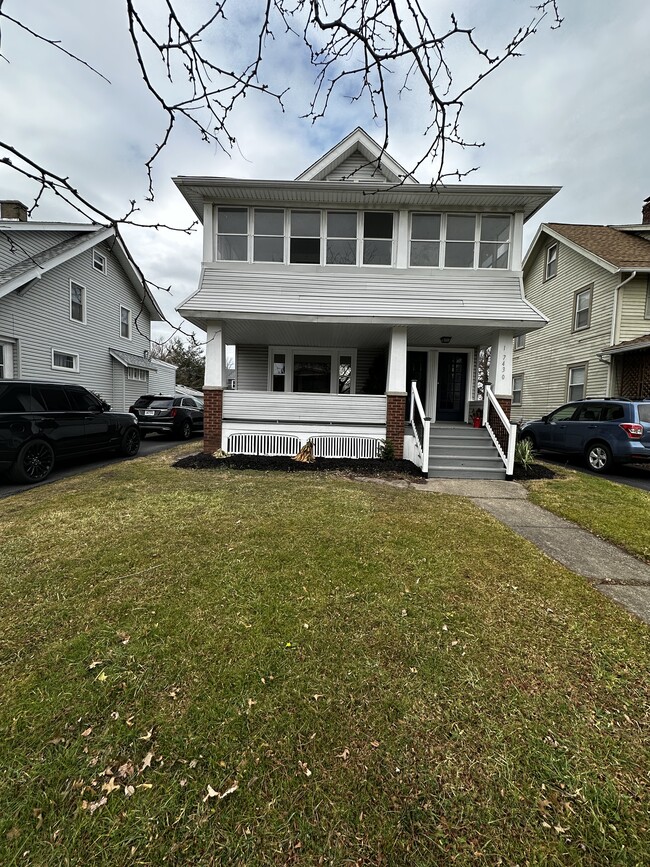 Photo - 17430 Woodford Ave Unidad 2