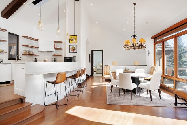 Photo - 875 Horse Ranch Dr