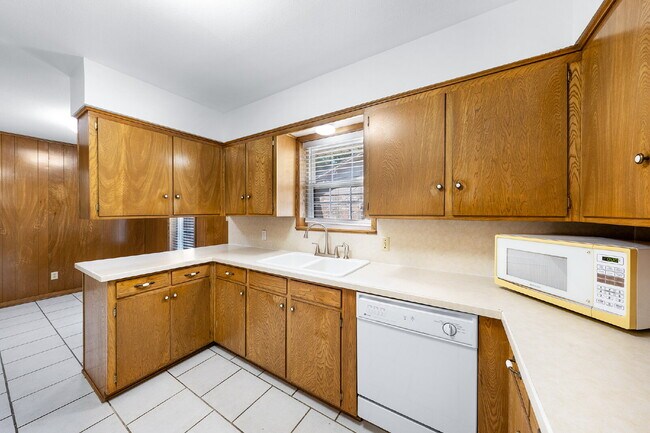 Photo - 924 Imperial Dr