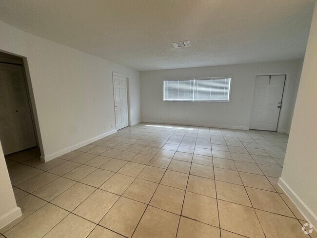 Building Photo - 3408 Riverside Dr Unit A Rental