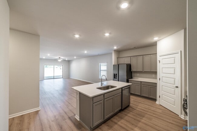 Photo - 14976 Greenleaf Dr