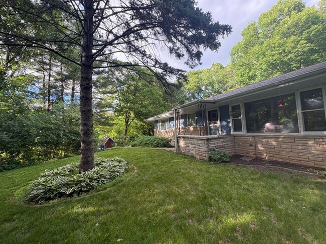 Photo - 3580 Slinger Rd
