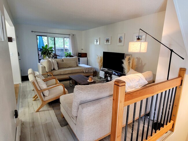 Building Photo - 6450 Wright St