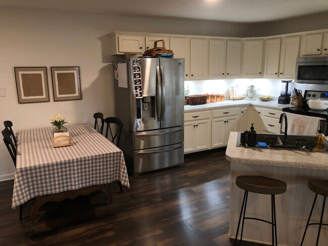 Photo - 140 Landon Ln