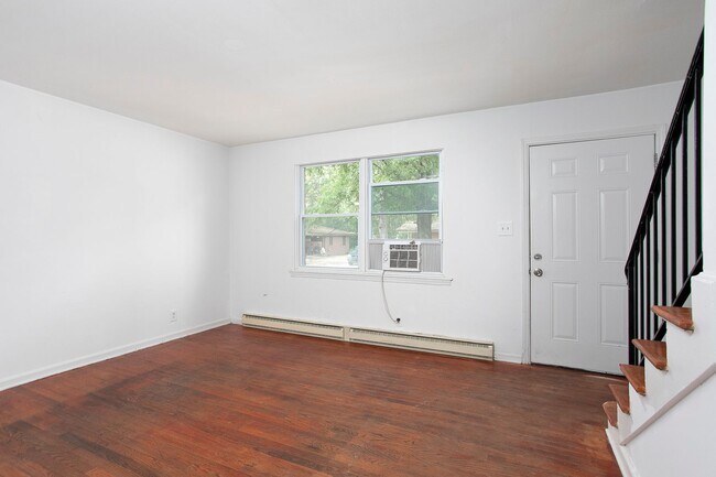 Photo - 1110 Lowry Ave Unit 1110 Lowry Ave  B