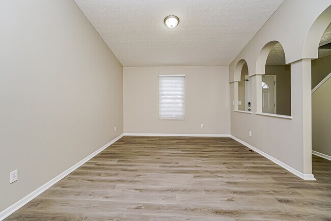 Photo - 6047 Rover Ln