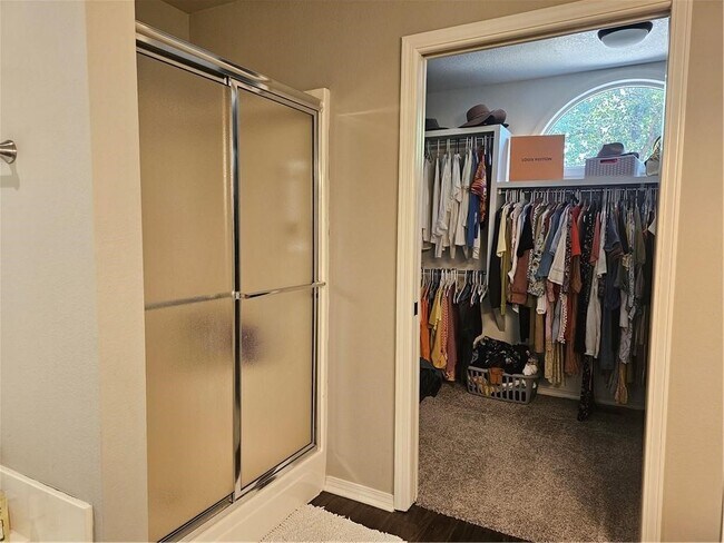 Photo - 28 McKenzie Dr