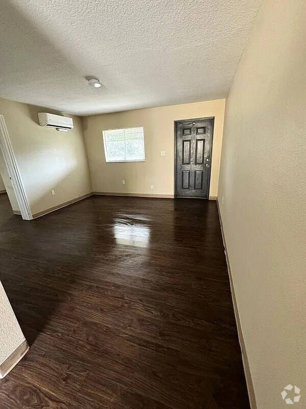 Building Photo - 550 S John Young Pkwy Unit 11 Rental