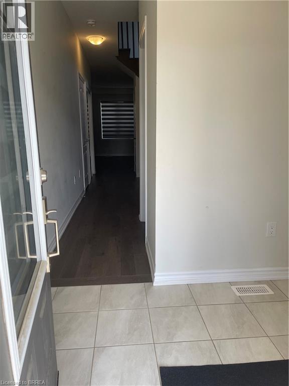 Photo - 18 McLaren Ave