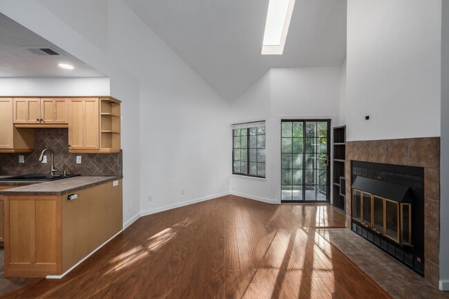 Photo - 4816 E Kentucky Ave Unidad F