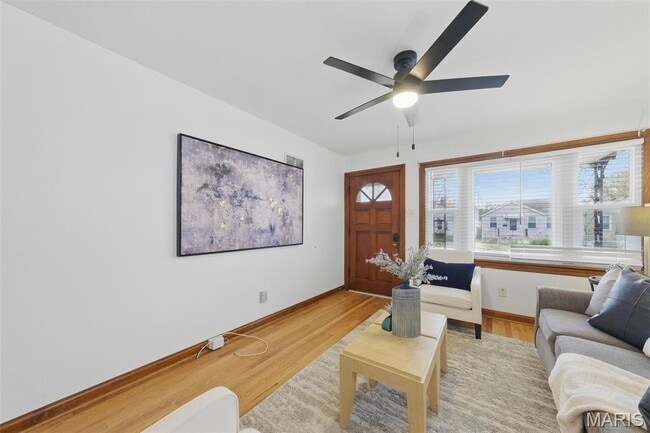 Photo - 6033 Fyler Ave