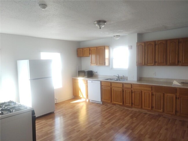 Photo - 198 Ives St Apartment Unit 3