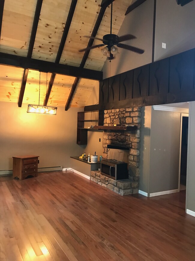 Building Photo - 150 Hornbeam Rd Rental