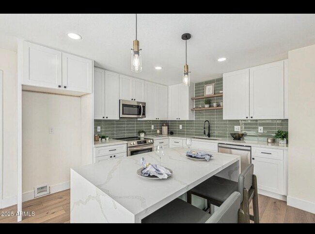 13862 W Fargo Dr