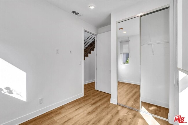 Photo - 4525 St Elmo Dr Unidad 4523 1/2