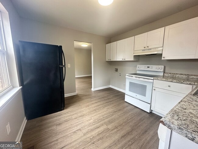 Photo - 1131 White Oak Dr