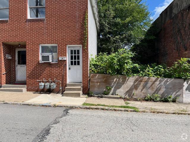 Building Photo - 306 Longfellow St Rental