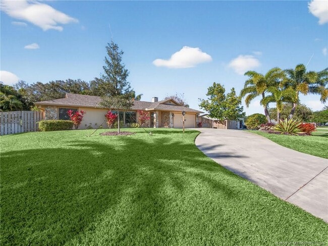 Photo - 3055 SE Glasgow Dr