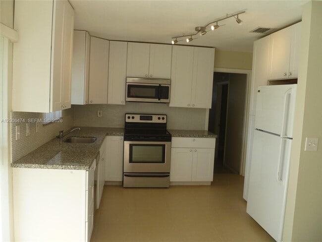 Photo - 6580 Grant St