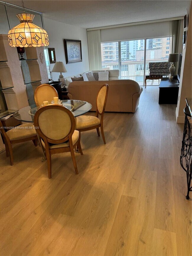 Photo - 1950 S Ocean Dr Unidad 4D