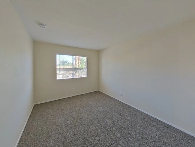 Photo - 743 Spruce Tree Cir