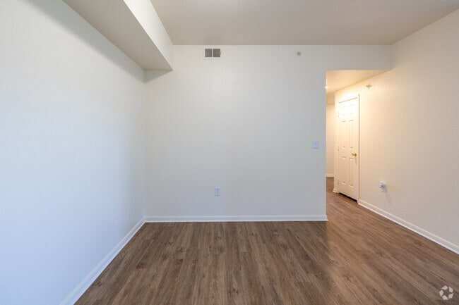 3BR, 2BA - 1,107SF - Dining Area