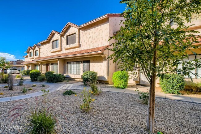 Photo - 2941 N Oregon St