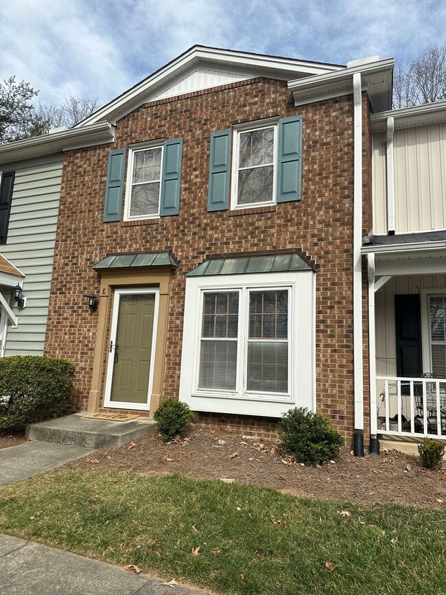 Freshly renovated 2BR 2.5BA Townhome - Freshly renovated 2BR 2.5BA Townhome