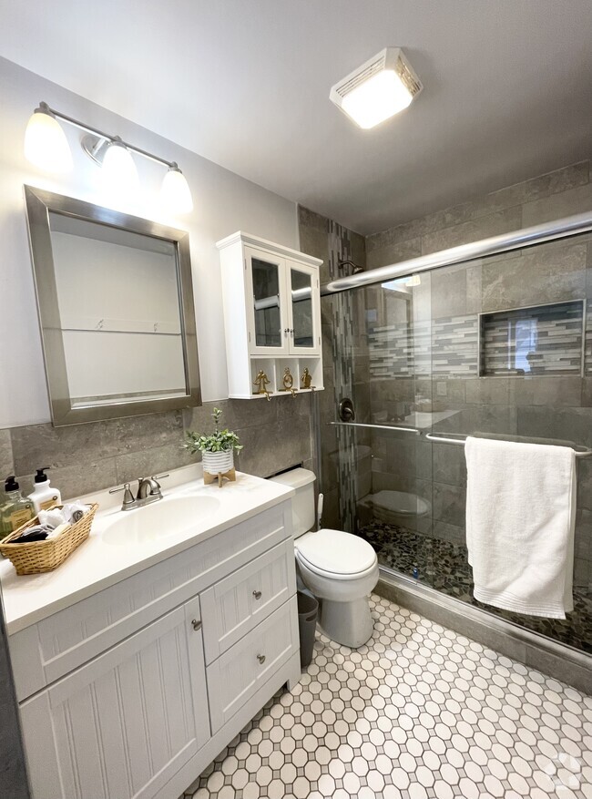 Building Photo - 248 Pennsylvania Ave Unit #2 Rental