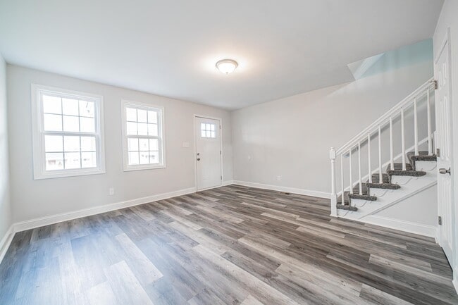 Photo - 1435 Dartmouth Ave