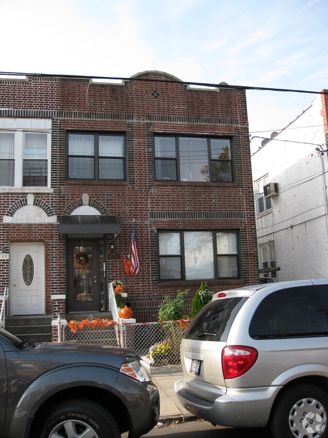 Photo - 1246 74th St