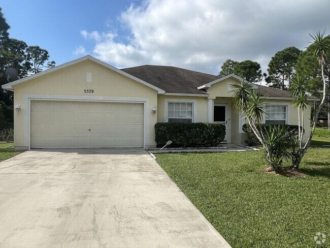 Building Photo - 5529 NW North Lundy Cir Rental