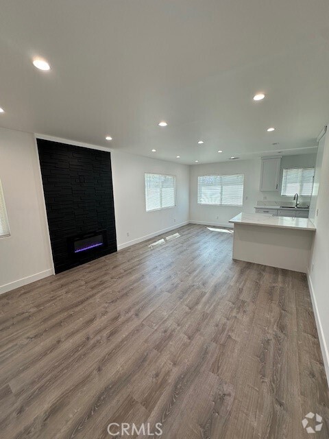 Building Photo - 8253 Morse Ave Rental