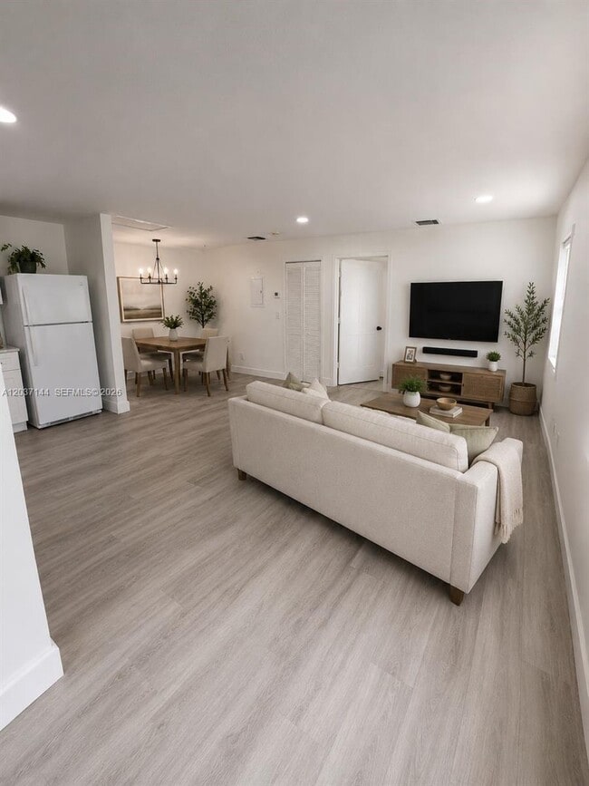 Building Photo - 6560 SW 49th St Unit 2